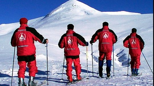 Operaţiune de salvare spectaculoasă la Bâlea Lac. Turistă rănită, după ce a alunecat pe gheaţă 