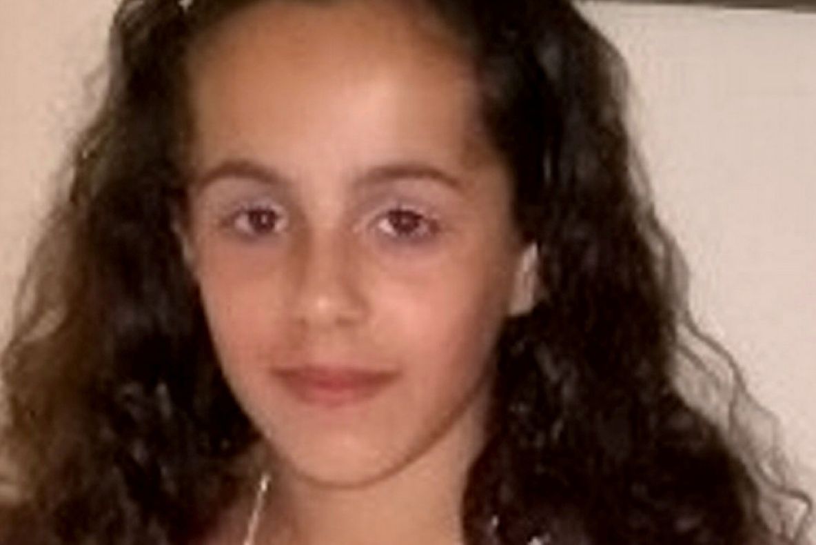 Când era mică, toţi râdeau de ea fiindcă avea fruntea prea lată. Acum e Miss şi arată fantastic!