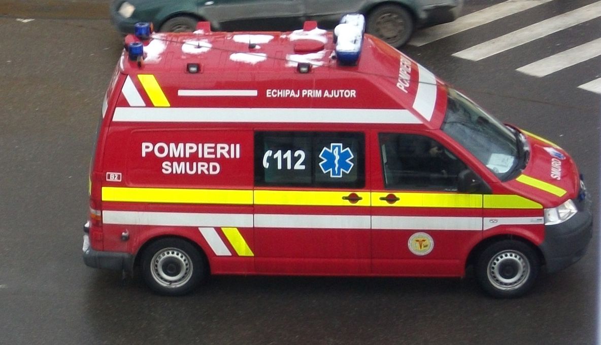 Trei liceeni bucureşteni, la spital cu intoxicaţie. Care este bănuiala medicilor