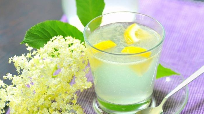 Socul te poate ajuta să slăbeşti. Cea mai simplă reţetă de socată pentru cei la dietă