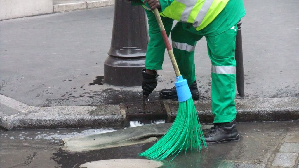 A sunat la Poliţie şi a anunţat că a găsit un cadavru decapitat. Finalul, demn de o comedie!