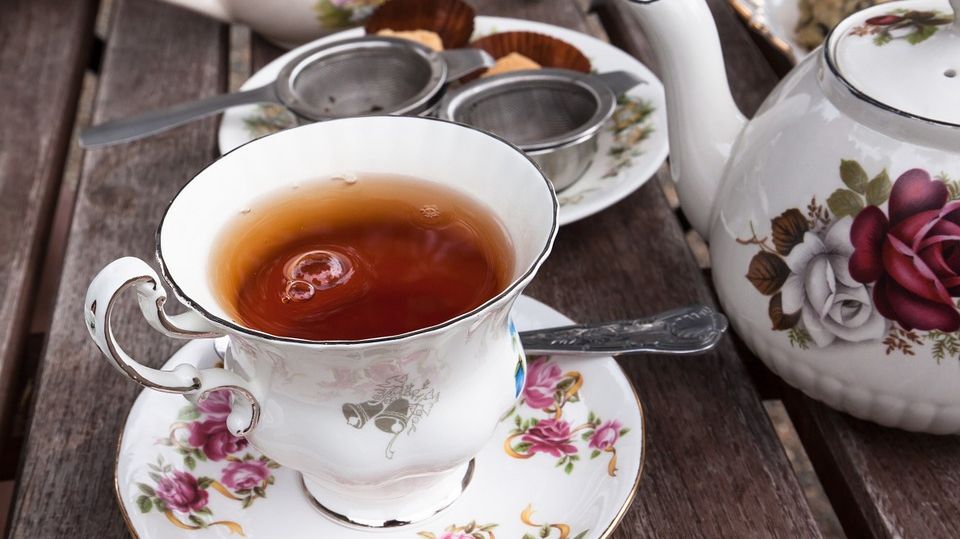 Bea acest ceai şi scapi imediat de durerile de cap sau de dinţi. E foarte eficient!