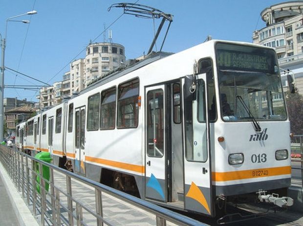 Tramvai modernizat cu 10000 de euro, rămas blocat pe şine la prima cursă. Cum arată vehiculul