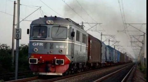 Trafic rutier blocat în nordul Capitalei din cauza unui marfar rămas în drum! Explicațiile CFR