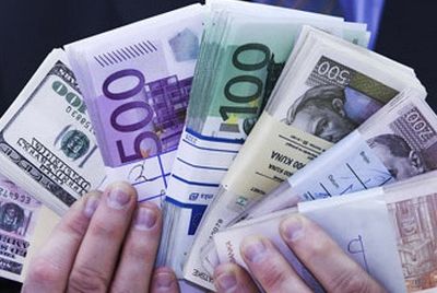 Majoritatea analiştilor CFA estimează pentru următoarele 12 luni deprecierea leului