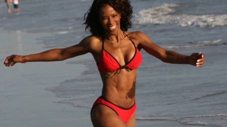 Câţi ani are această femeie? N-o să ghiceşti niciodată! Povestea ei este incredibilă