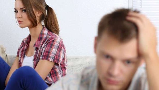 Credea că o înșală, așa că și-a spionat soțul pe Facebook. Secretul terifiant al acestuia