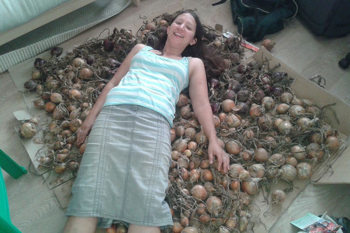 O mamă a economisit 14 mii de euro într-un an. A renunţat la produse de lux 