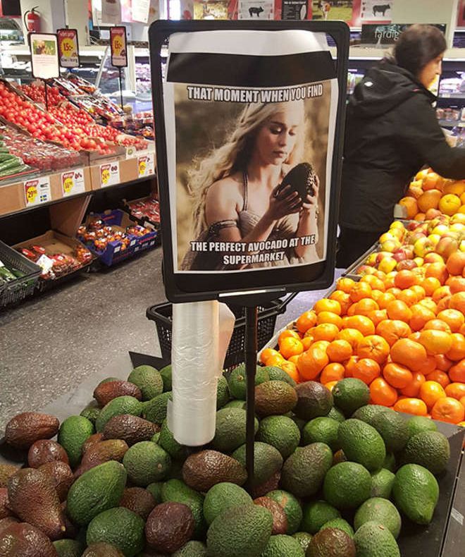 Cele mai trăsnite idei de promovare: te uiţi, zâmbeşti şi... cumperi!