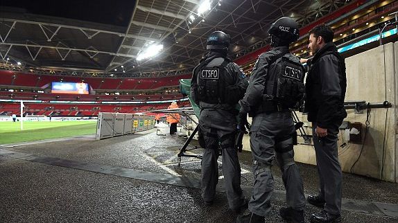 FINALA EURO 2016. Zeci de persoane au fost reţinute în Paris 