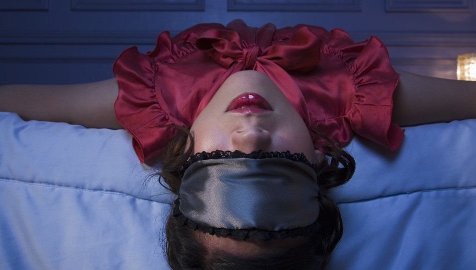 Cele mai ciudate dorinţe sexuale ale bărbaţilor. Vor să li se facă asta în pat!