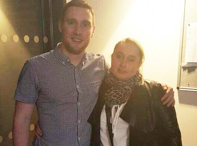 Mărturisirea unui tânăr adoptat: Mi-am găsit mama naturală și m-am îndrăgostit de ea