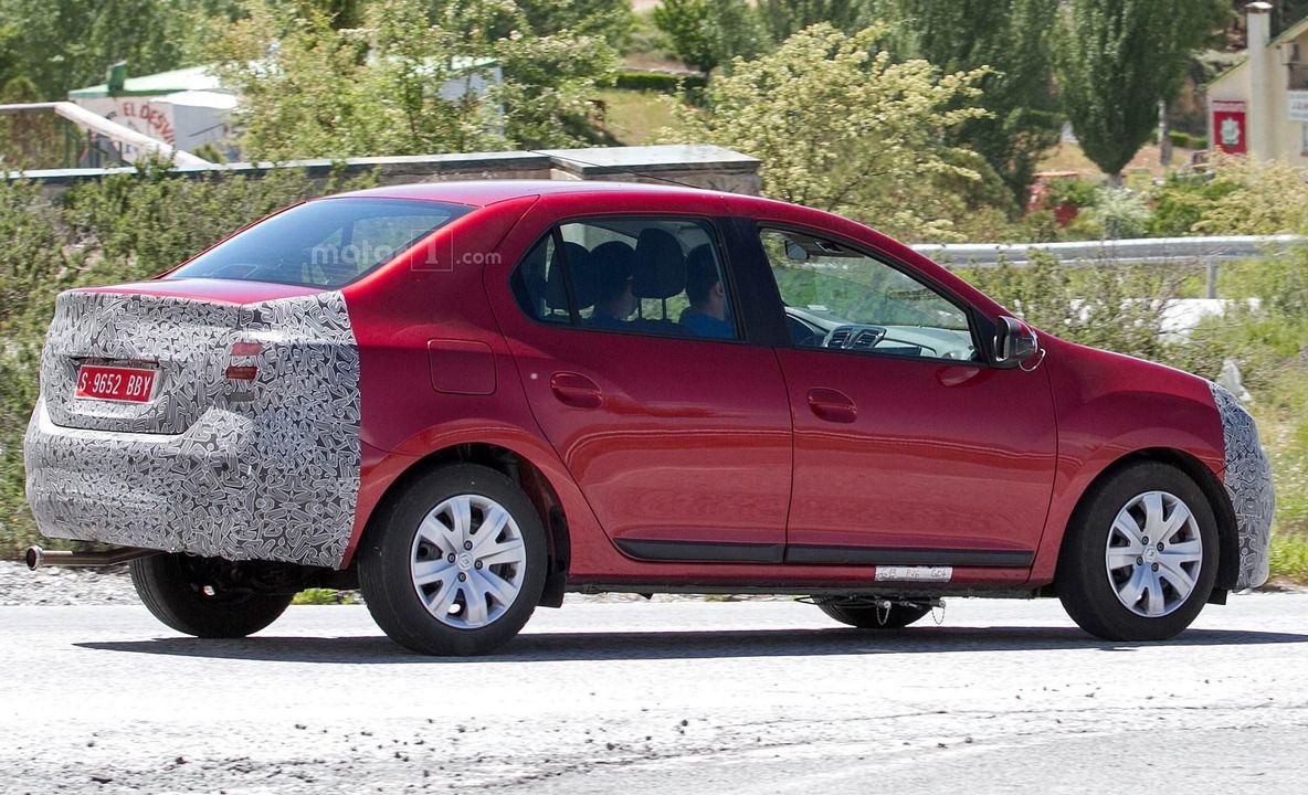 SURPRIZĂ: Cum arată noua Dacia Logan sedan.Au scos-o la teste pe străzi, au ascuns-o, iată imaginile