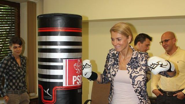 Gorghiu, reacţie dură faţă de liberalii care au votat pentru dezincrminarea conflictului de interese