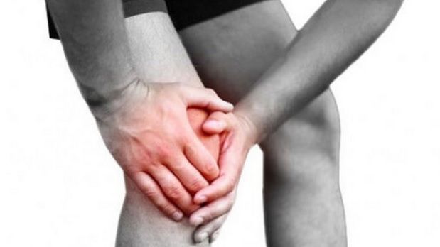 7 remedii naturiste pentru apa la genunchi