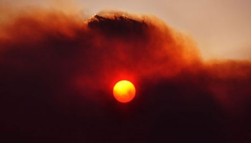 România fierbe! În 4 ore, aproape 300 de români au chemat ambulanţa. Regulă pentru aerul condiţionat