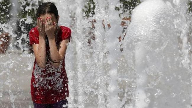 Canicula revine în forță. Când ne lovește valul 2 de căldură extremă