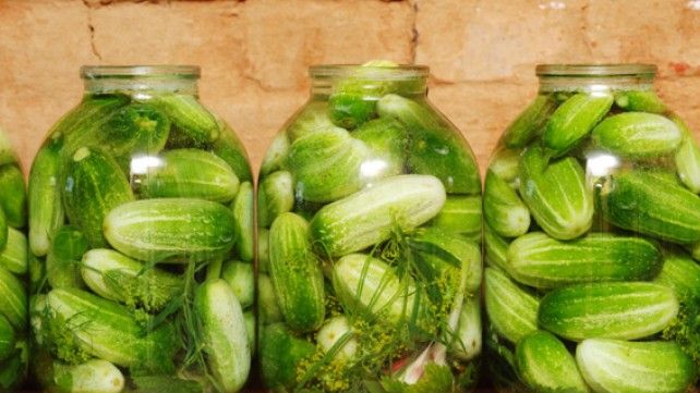 FRESH REFRESH: Proprietățile uimitoare ale castraveților covăsiți