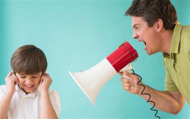 Tu faci asta? De ce e bine să-i ceri scuze copilului când greșești