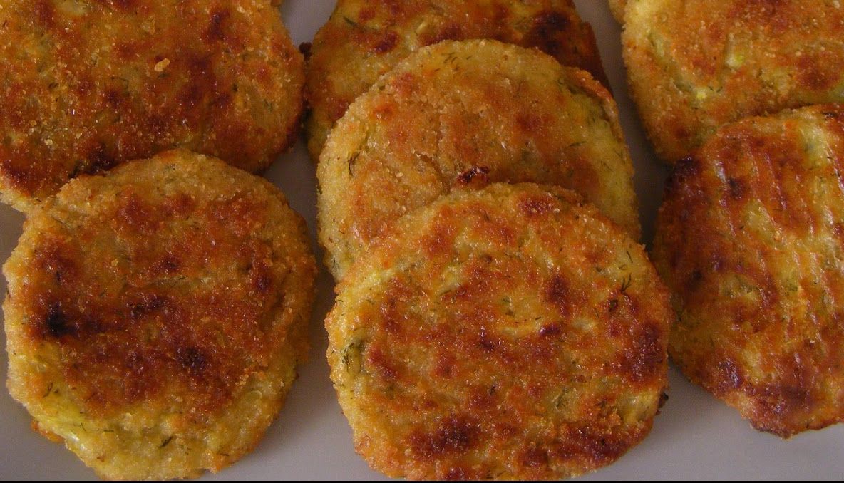 Aşa faci cele mai delicioase chifteluțe de dovlecei. Reţeta ştiută de puţini bucătari