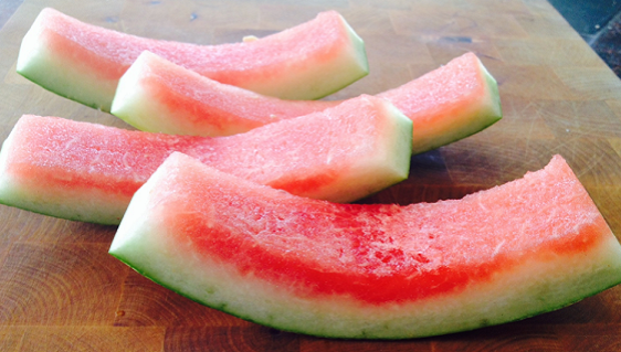 Nu mai arunca la gunoi cojile de pepene. Beneficii incredibile