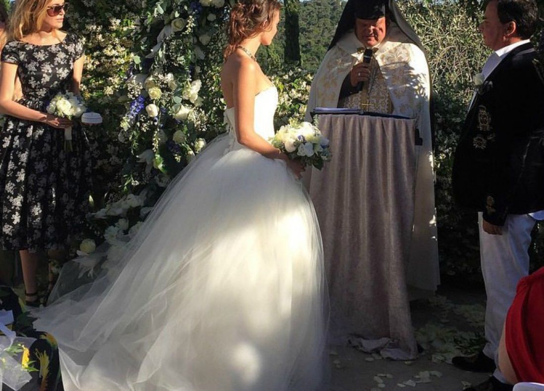 Un milionar rus de 55 de ani s-a căsătorit cu un manechin de 18 ani. Detaliul scandalos al relaţiei