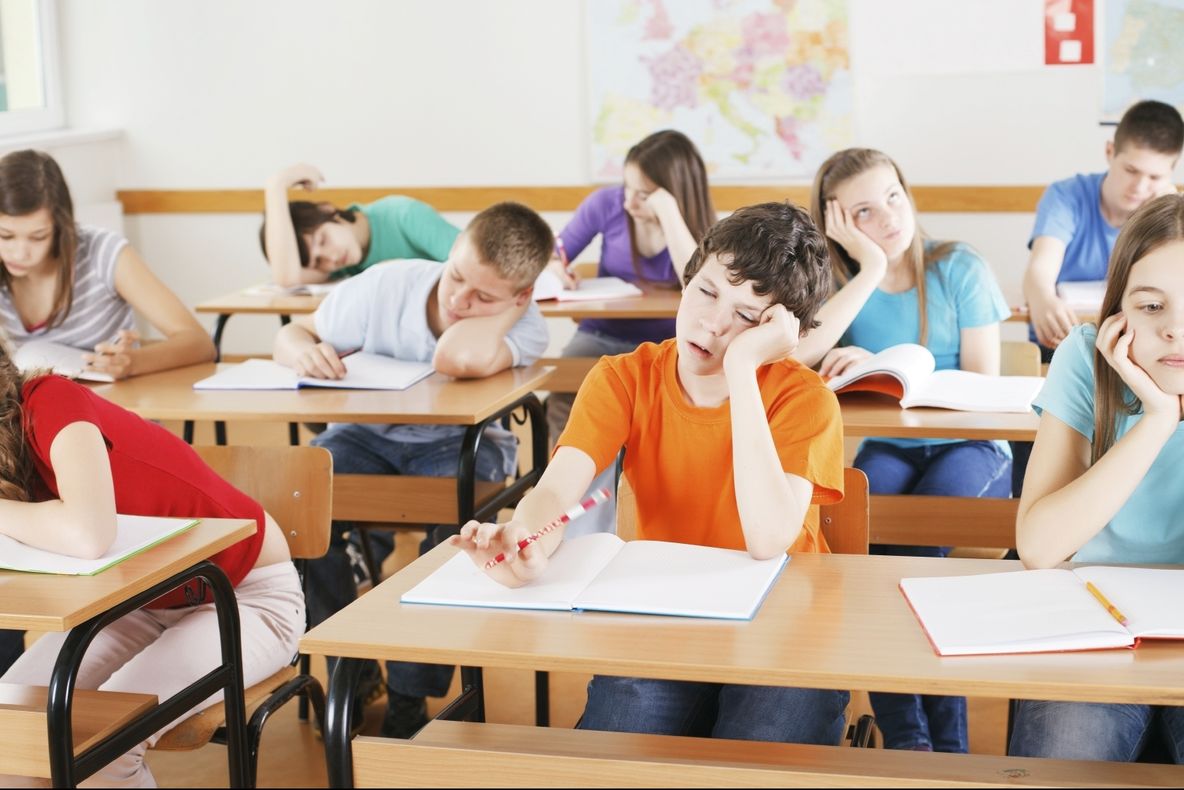 Motivul inedit pentru care unei profesoare de limba engleză i s-a interzis să mai predea