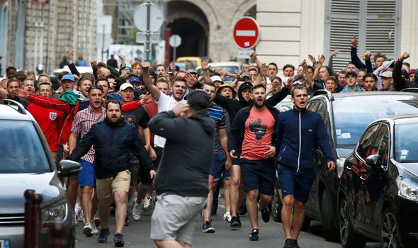 EURO 2016. Rușii au ignorat avertismentul UEFA. S-au bătut din nou cu englezii