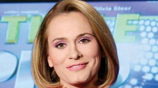 Cum o cheamă pe Andreea Esca în buletin 