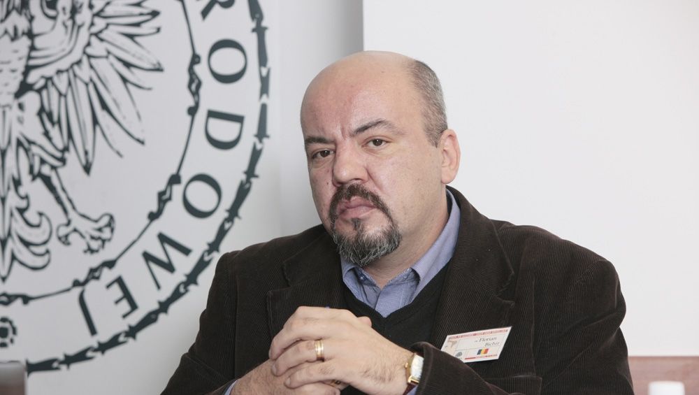 Bichir, către un istoric: Să îți fie rușine! O lege pentru salvarea lui Iliescu