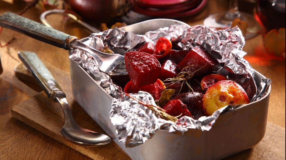 Folosești folia de aluminiu? E terifiant ce ți s-ar putea întâmpla