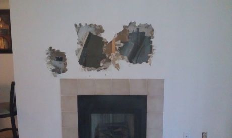 A auzit zgomote ciudate din perete. A spart zidul şi a rămas îngrozit de ce a găsit