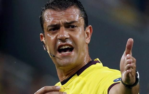 Surpriza de la UEFA. Cine este arbitrul care va conduce Franţa-România