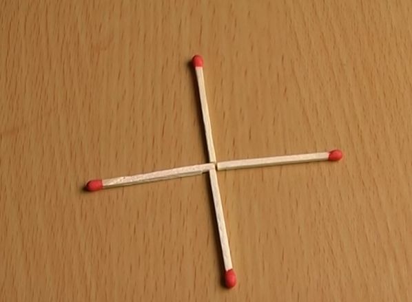9 din 10 oameni nu ştiu răspunsul corect. Cum poţi forma un pătrat mutând doar un singur chibrit 