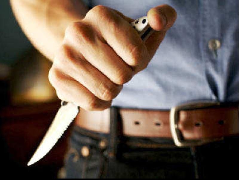 Tânăr din Giurgiu, bătut și înjunghiat de doi minori, după o ceartă în mediul online