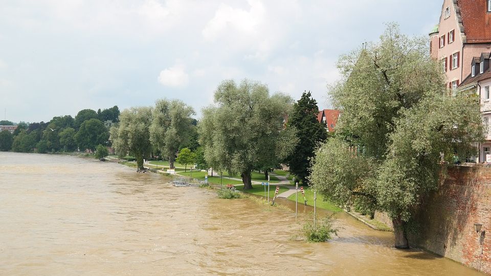 COD ROŞU de inundaţii! Harta judeţelor afectate de atenţionarea hidrologică