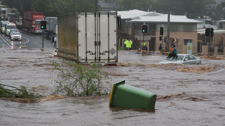 Un nou COD ROȘU de inundații! Harta zonelor aflate sub atenționare hidrologică