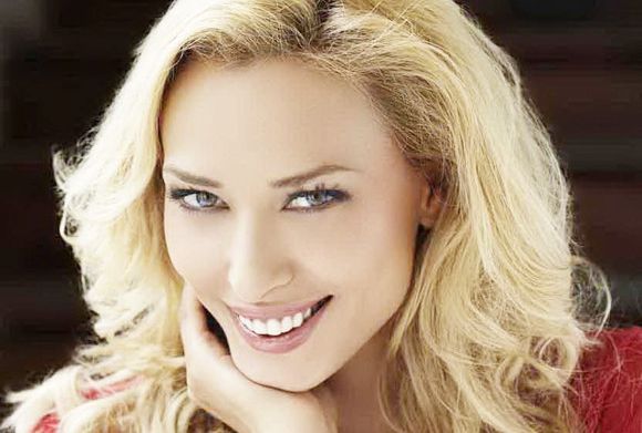 Iulia Vântur, plimbare sub clar de lună, cu "preferatul" ei. A pus totul pe Facebook