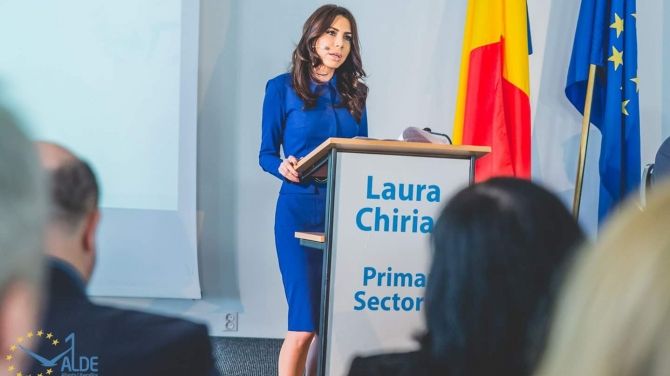 Laura Chiriac părăseşte ALDE după ce i s-a cerut să renunţe la mandatul de consilier local 