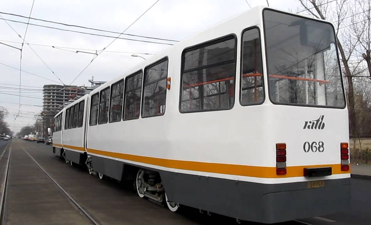 Tramvai deraiat, luni, în Capitală. Circulația rutieră, îngreunată