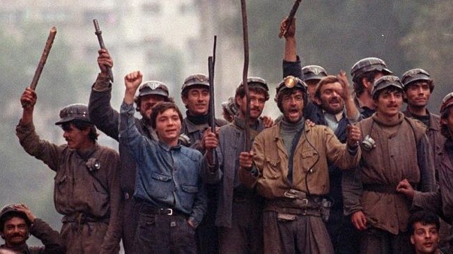 Dosarul Mineriadei, finalizat după 27 de ani. Ion Iliescu, Petre Roman, trimiși în judecată