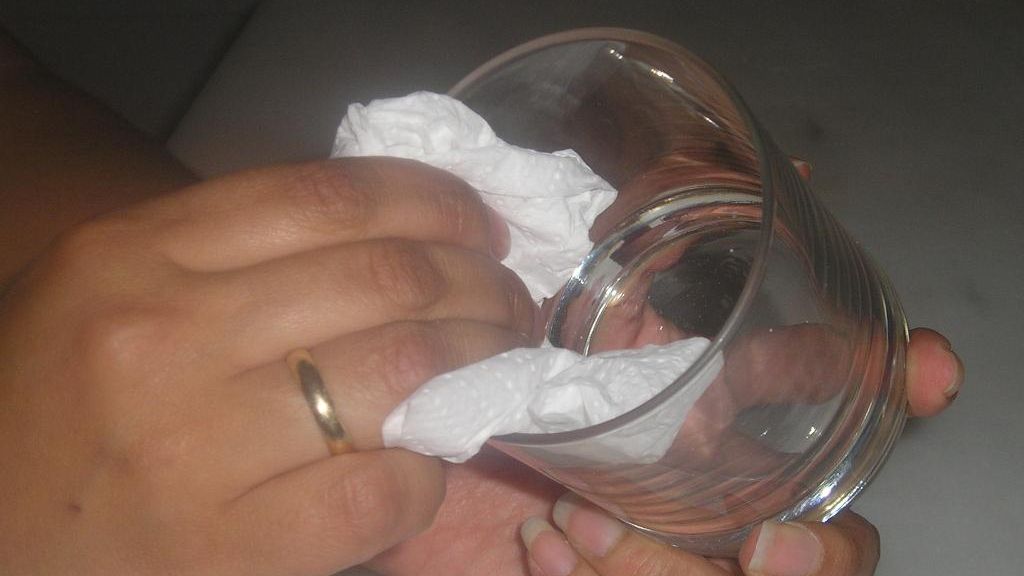 Trucul simplu care va schimba felul în care speli vasele