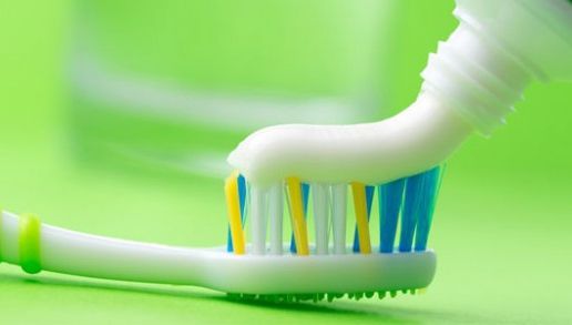 A ajuns la Urgenţe, după ce s-a spălat pe dinţi. Explicaţia, incredibilă!