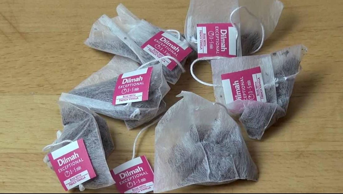 A pus pliculeţe de ceai sub scaunul de la maşină. L-a scăpat definitiv de o problemă deranjantă