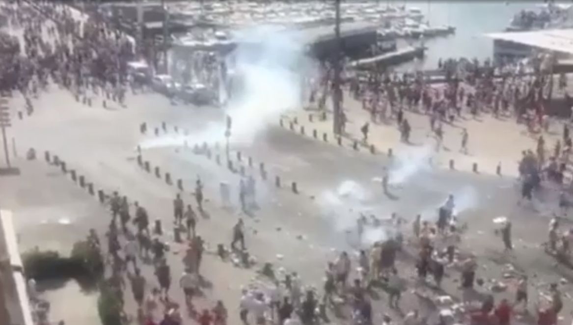 EURO 2016. "Războiul" din Marsilia. Lupte între englezi și ruși: 31 de răniți, 4 în stare gravă