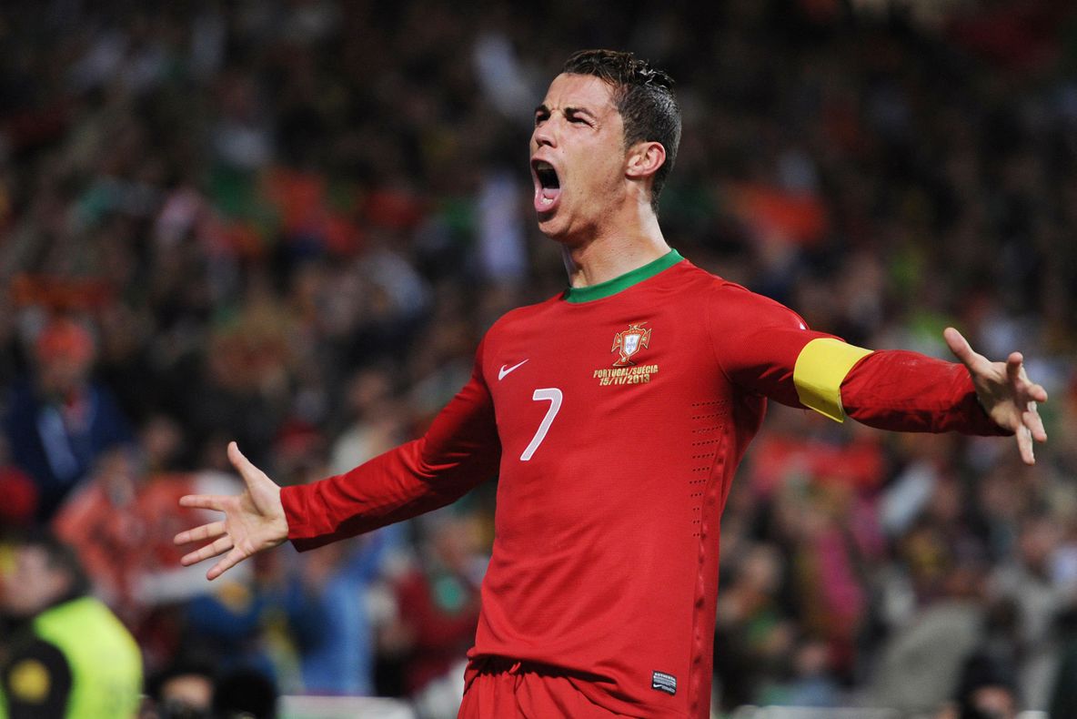 EURO 2016. Gest ULUITOR al lui Cristiano Ronaldo. Cum i-a aruncat în apă microfonul unui reporter