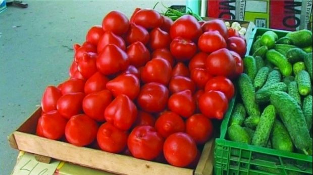 Adevărul despre roșiile cu ţugui! Ce sunt, de fapt. Mai mănânci?