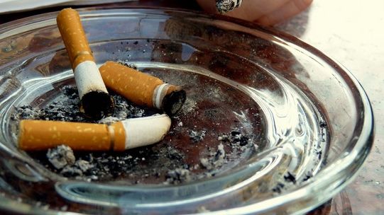 Cum să te laşi de fumat cu un singur aliment din bucătărie