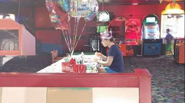 Era majoratul ei, dar nimeni nu a venit la petrecere. Ce a urmat? Sfâșietor