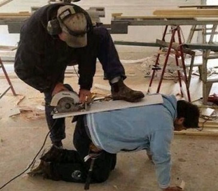 Cei mai stupizi oameni din lume. Imaginile care au îngrozit o lume întreagă!